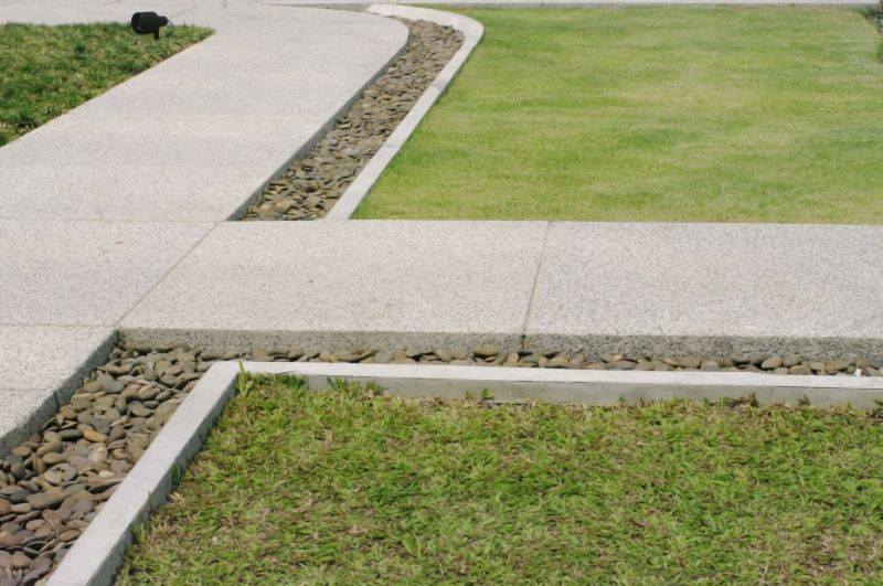 Residential Driveway with Edging